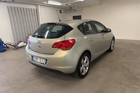 Opel Astra 14 of 27