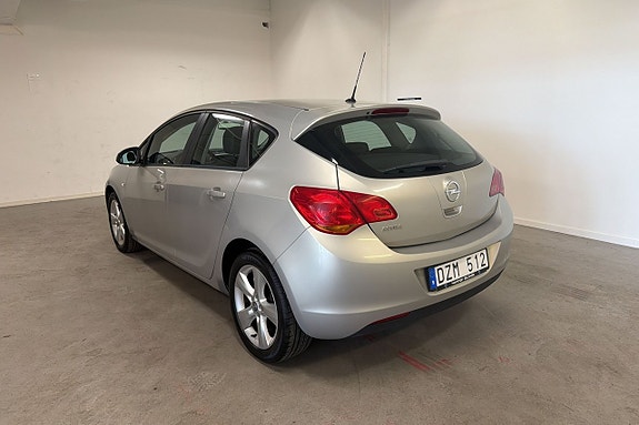 Opel Astra 15 of 27