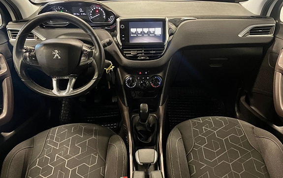 Peugeot 2008 8 of 11
