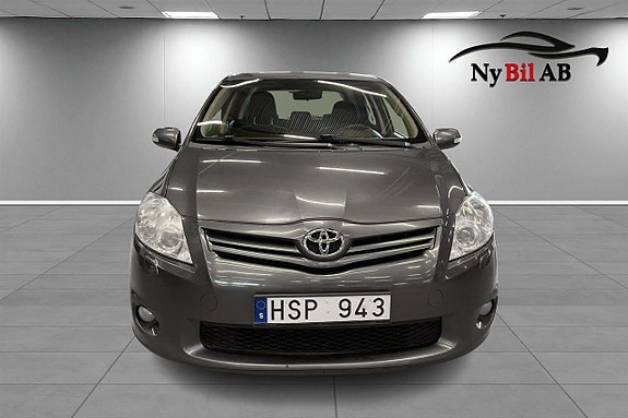 Toyota Auris 7 of 10