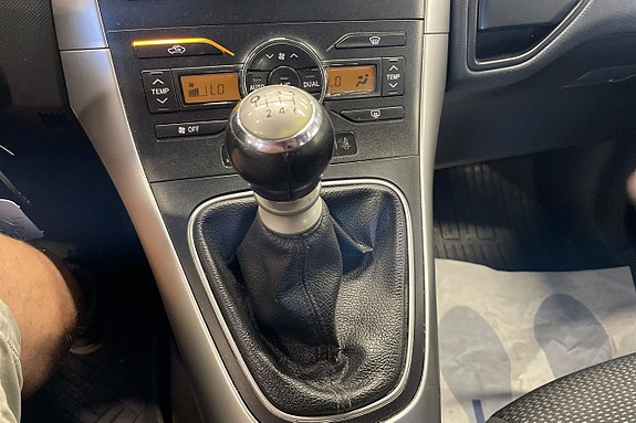 Toyota Auris 10 of 10