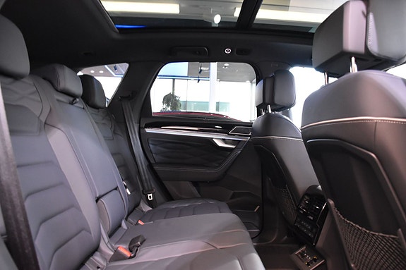 Volkswagen Touareg 27 of 30