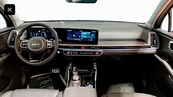 Kia Sorento 4 of 12