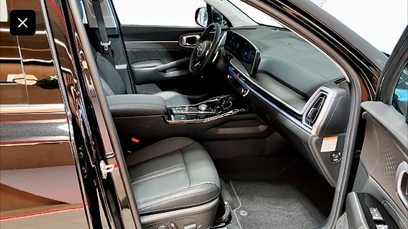 Kia Sorento 3 of 12
