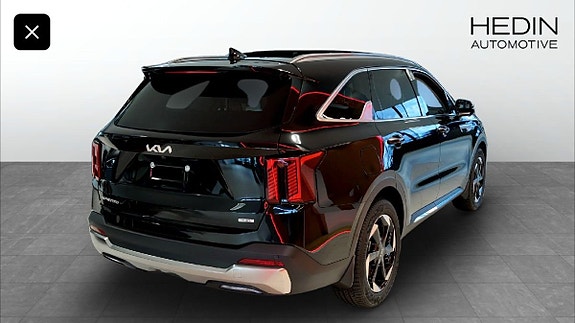 Kia Sorento 2 of 12