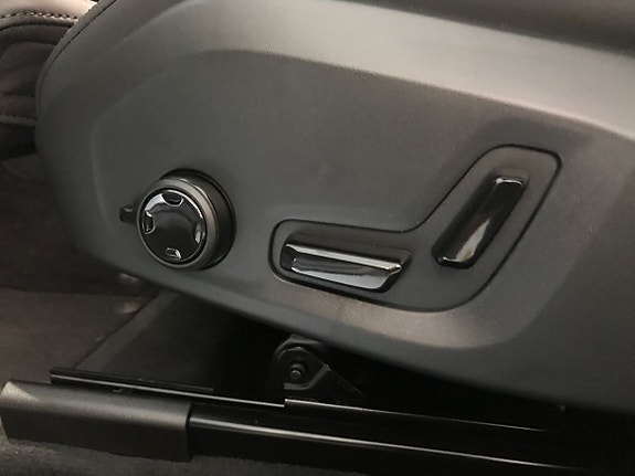 Volvo XC60 16 of 19