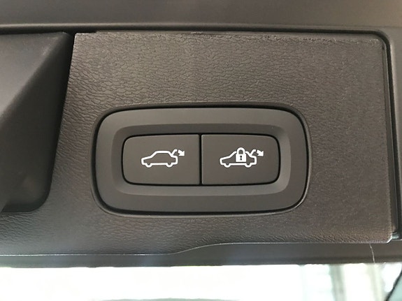 Volvo XC60 14 of 19