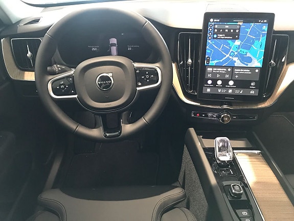 Volvo XC60 8 of 19