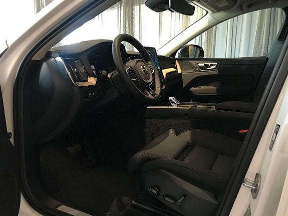 Volvo XC60 6 of 19