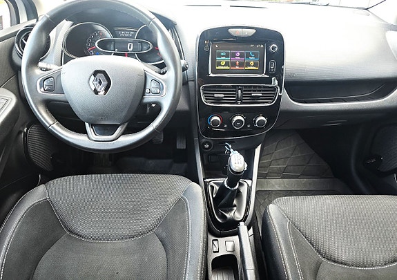 Renault Clio 15 of 15