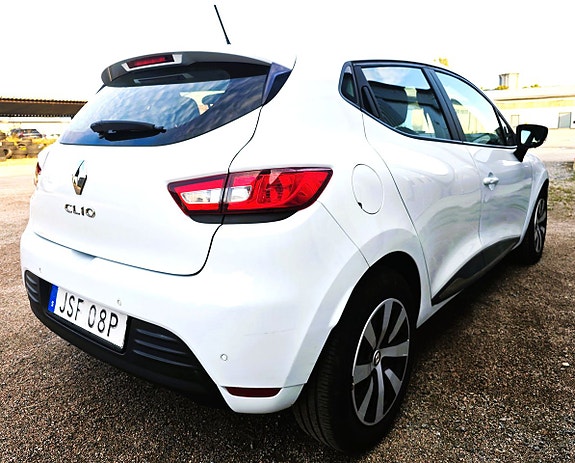 Renault Clio 8 of 15