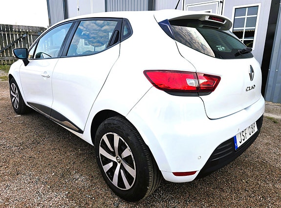 Renault Clio 13 of 15