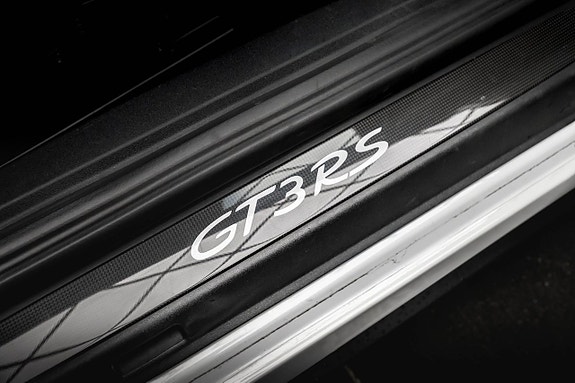 Porsche 911 GT3 RS 20 of 27