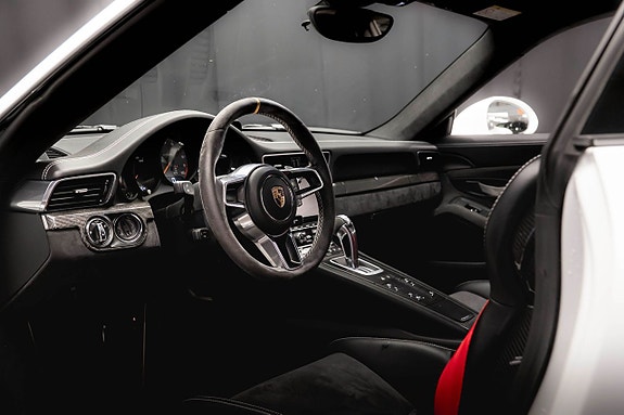 Porsche 911 GT3 RS 16 of 27