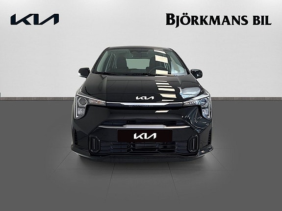 Kia Picanto 2 of 18
