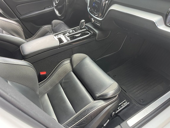 Volvo S60 10 of 29
