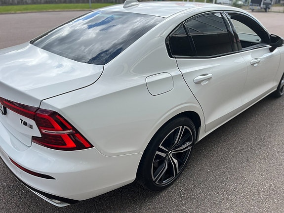 Volvo S60 4 of 29