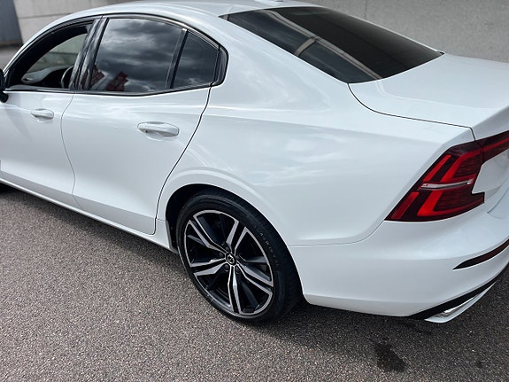 Volvo S60 8 of 29