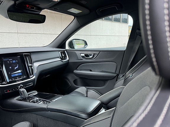 Volvo S60 18 of 29