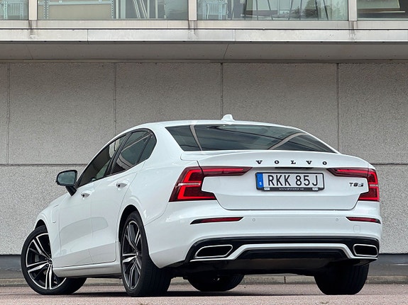 Volvo S60 4 of 5
