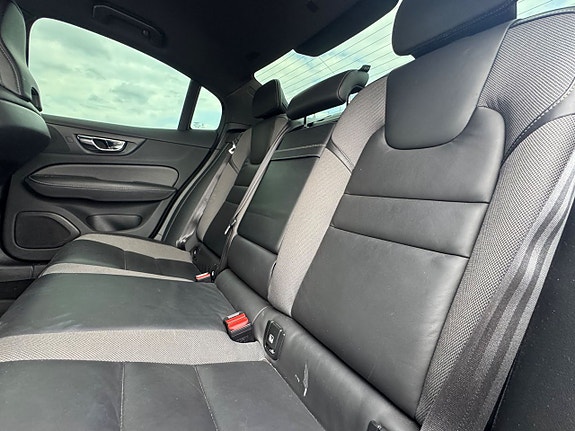 Volvo S60 20 of 29