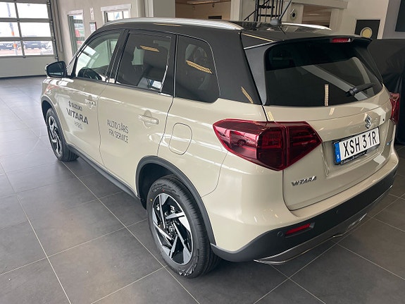 Suzuki Vitara 2 of 4