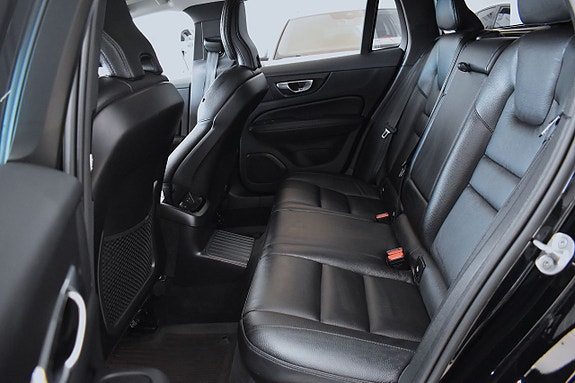 Volvo V60 11 of 25
