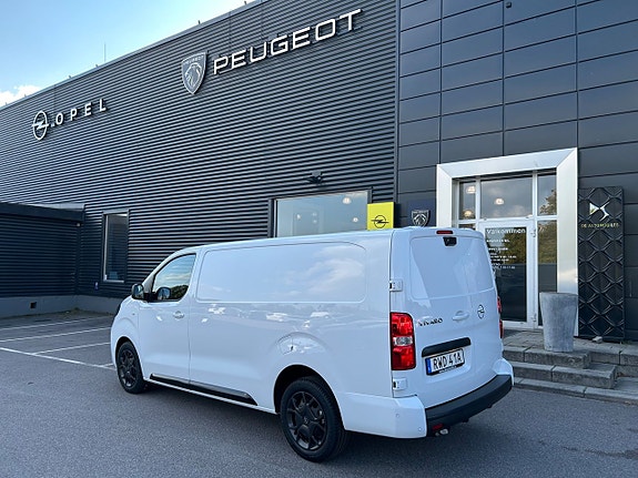 Opel Vivaro 2 of 2