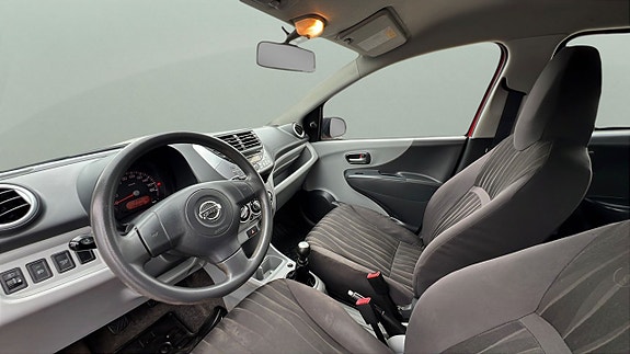 Nissan Pixo 9 of 17