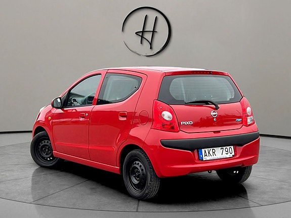 Nissan Pixo 8 of 17