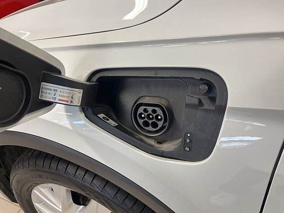 Volkswagen Tiguan 16 of 26