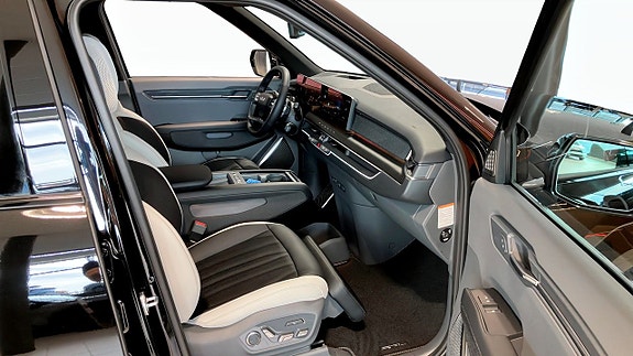 Kia EV9 3 of 13