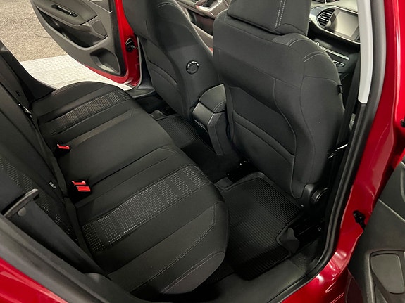 Peugeot 308 SW 9 of 12