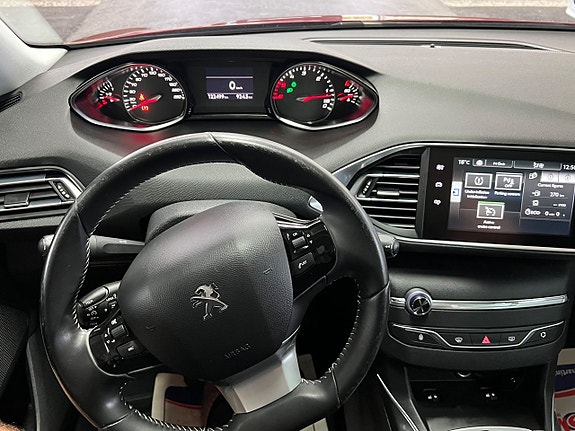 Peugeot 308 SW 10 of 12