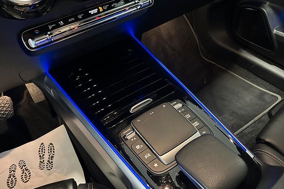 Mercedes-Benz GLB200 d 12 of 14