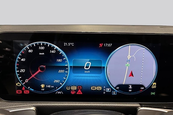 Mercedes-Benz GLB200 d 10 of 14
