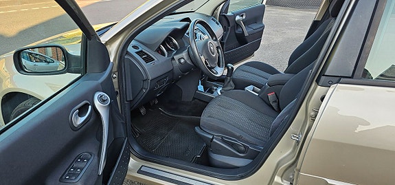 Renault Megane 13 of 17