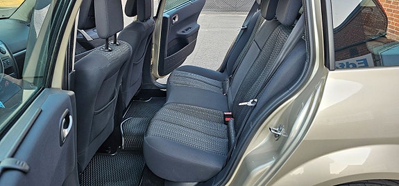 Renault Megane 11 of 17