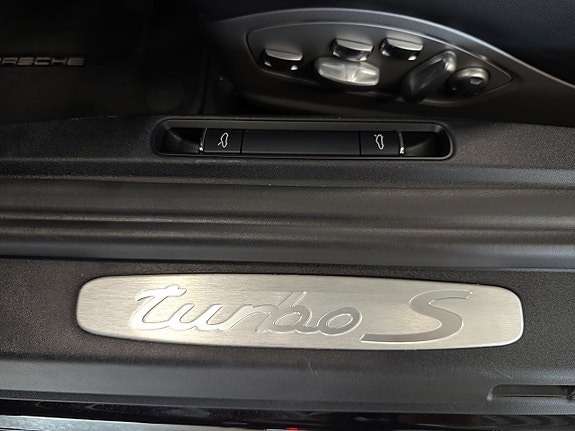 Porsche 911 Turbo S 13 of 14