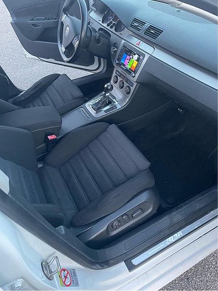 Volkswagen Passat 9 of 11