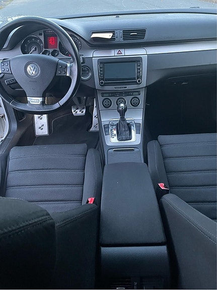 Volkswagen Passat 8 of 11