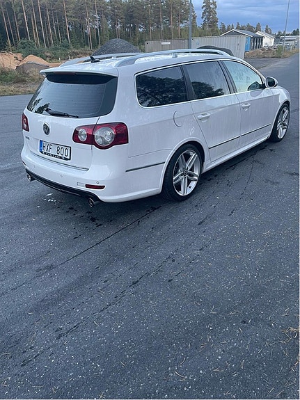Volkswagen Passat 4 of 11