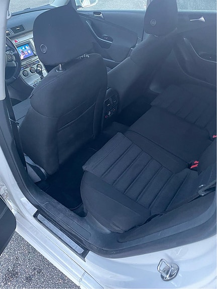 Volkswagen Passat 11 of 11
