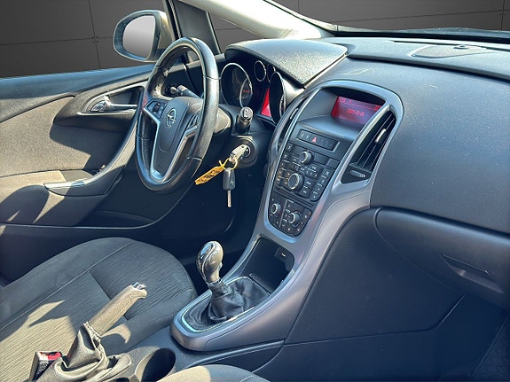 Opel Astra 11 of 15