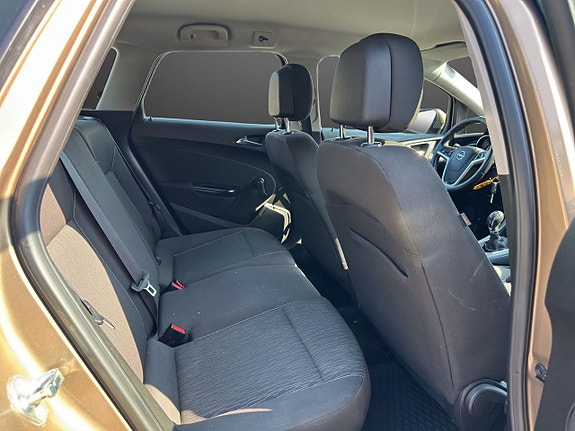 Opel Astra 9 of 15