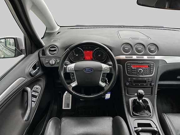 Ford S-MAX 7 of 9