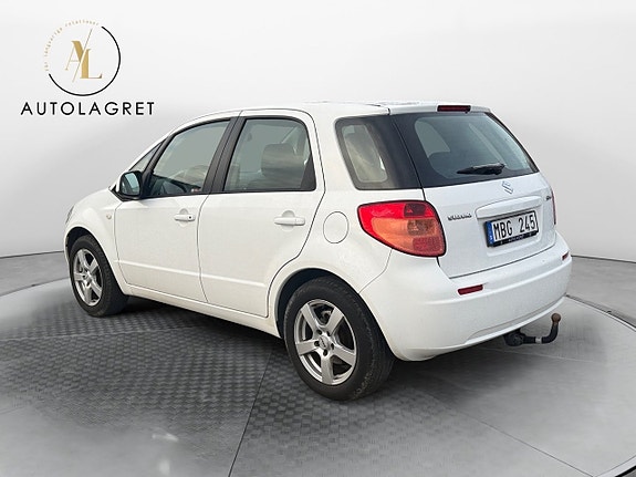 Suzuki SX4 4 of 14