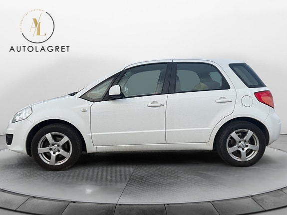 Suzuki SX4 3 of 14