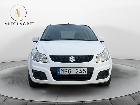 Suzuki SX4 2 of 14