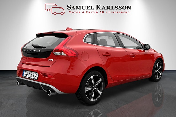 Volvo V40 3 of 21